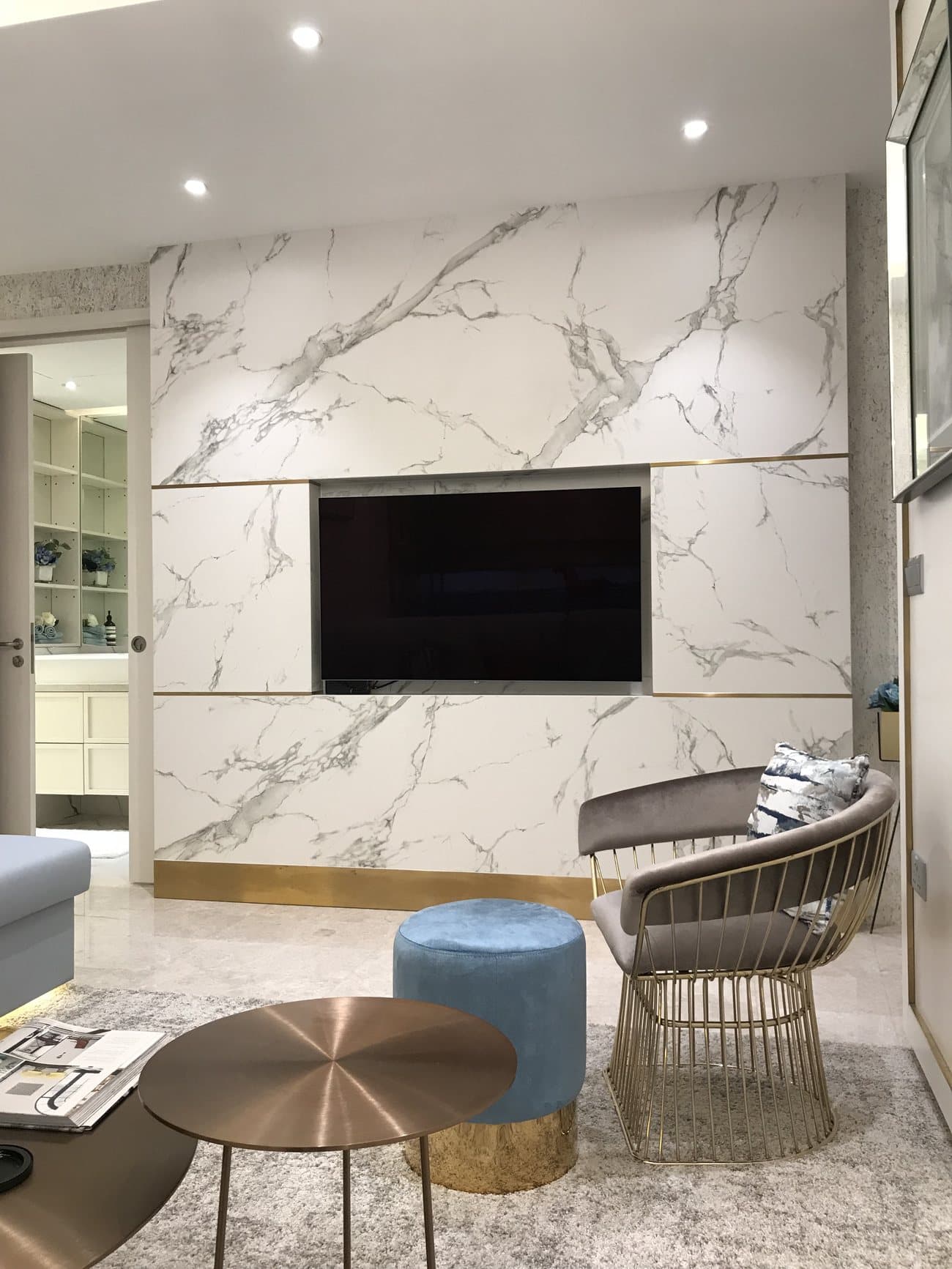 Marble feature wall with lounge seating